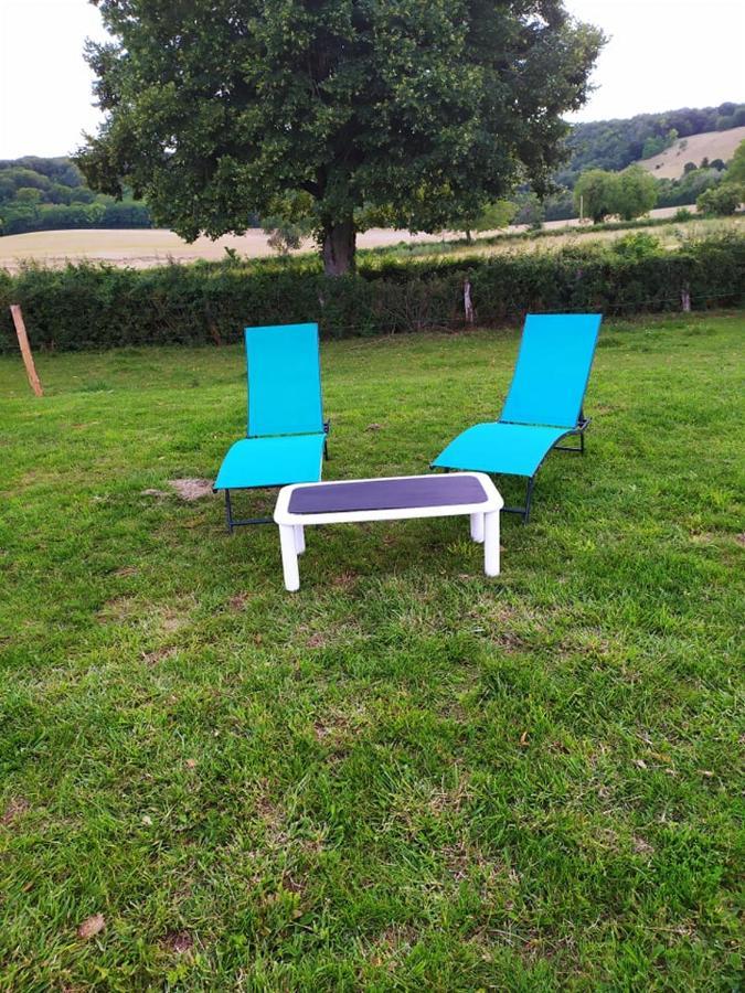 La Roulotte De Francine Affittacamere Chazeuil Esterno foto